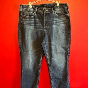 Silver Jeans Avery Straight